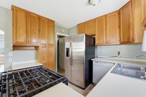 1545 Laurel Avenue, Saint Paul, MN 55104