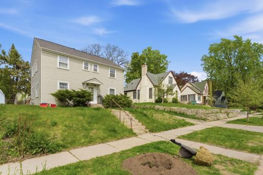 1545 Laurel Avenue, Saint Paul, MN 55104