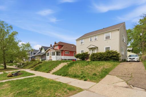 1545 Laurel Avenue, Saint Paul, MN 55104