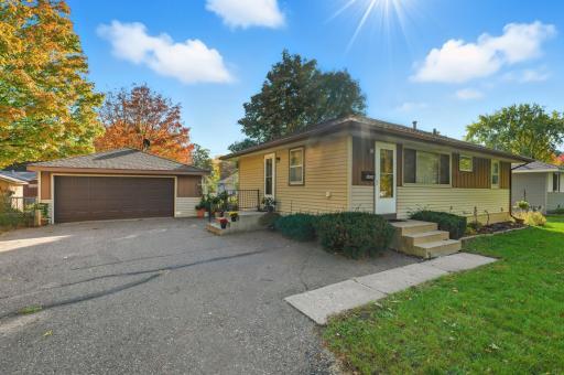 5924 Regent Avenue N, Minneapolis, MN 55429