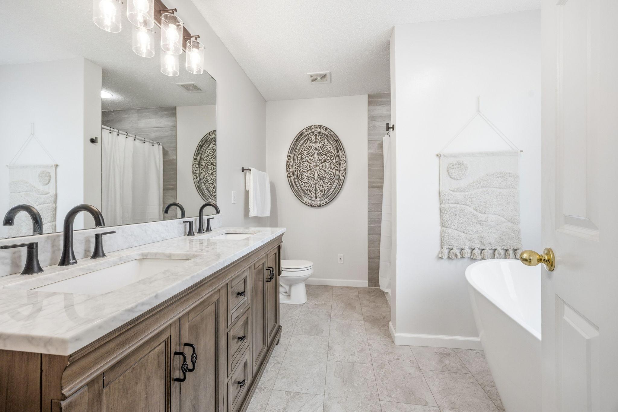 Soaking tub, double sinks...