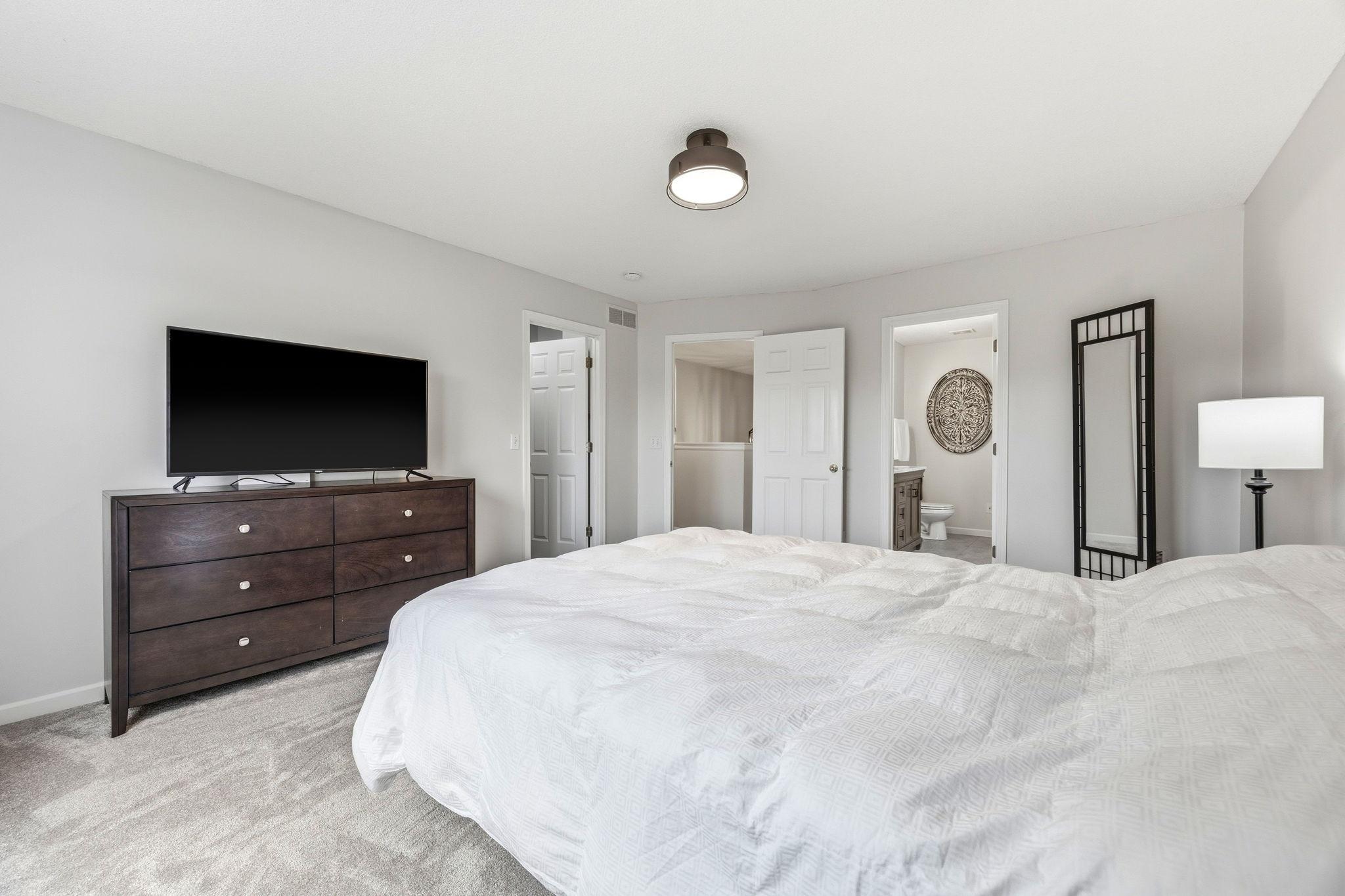 Primary Bedroom/Ensuite - so much room...