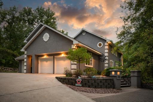 8574 Mcguire Court E, Shakopee, MN 55379