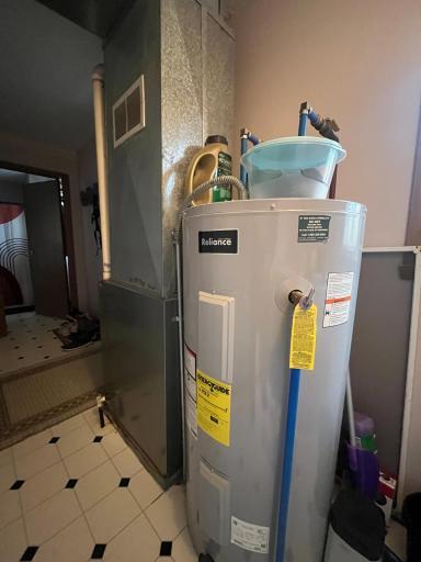 10 S Borud Street, Winger, MN 56592