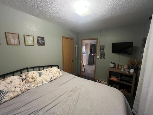 10 S Borud Street, Winger, MN 56592