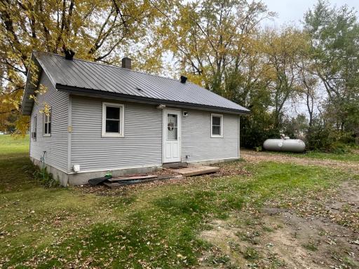 10 S Borud Street, Winger, MN 56592