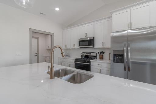 309 Pinehurst Drive, Mankato, MN 56001