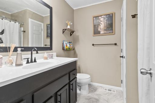 Second full, upper-level bath.