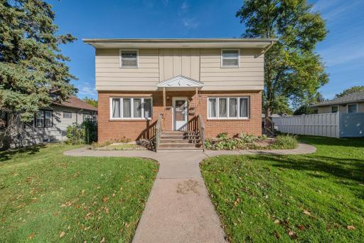 2027 Cottage Avenue E, Saint Paul, MN 55119
