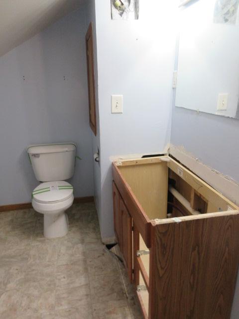 Upper Bathroom