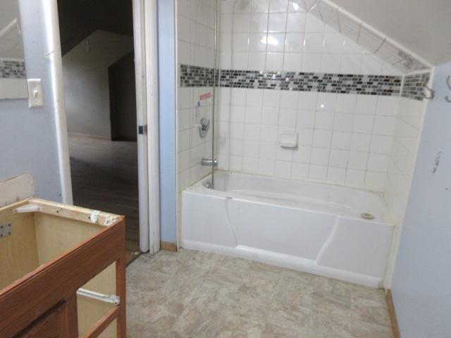 Upper Bathroom