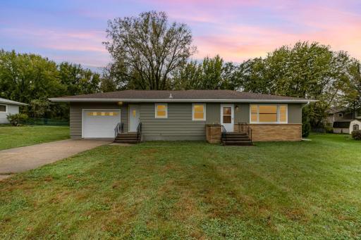 1448 Glynview Trail, Faribault, MN 55021