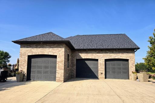 Triple stall attached garage (26x28, & 13x28)