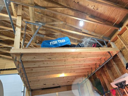 Convenient overhead storage, electricity, concrete floor.