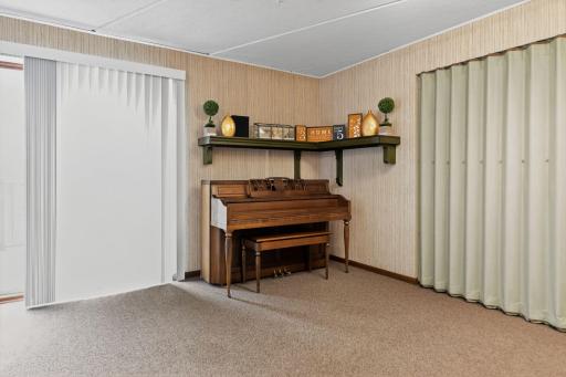 2700 Oxford Street N, 135, Roseville, MN 55113