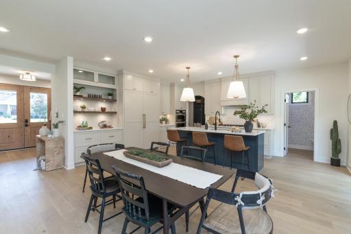 Photo for 625 Ivy Falls Avenue, Mendota Heights, MN 55118 - listing #6805231 625 Ivy Falls Avenue, Mendota Heights, MN 55118