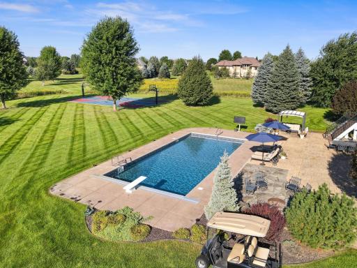 So much space and privacy with the yard. The trees are huge!
