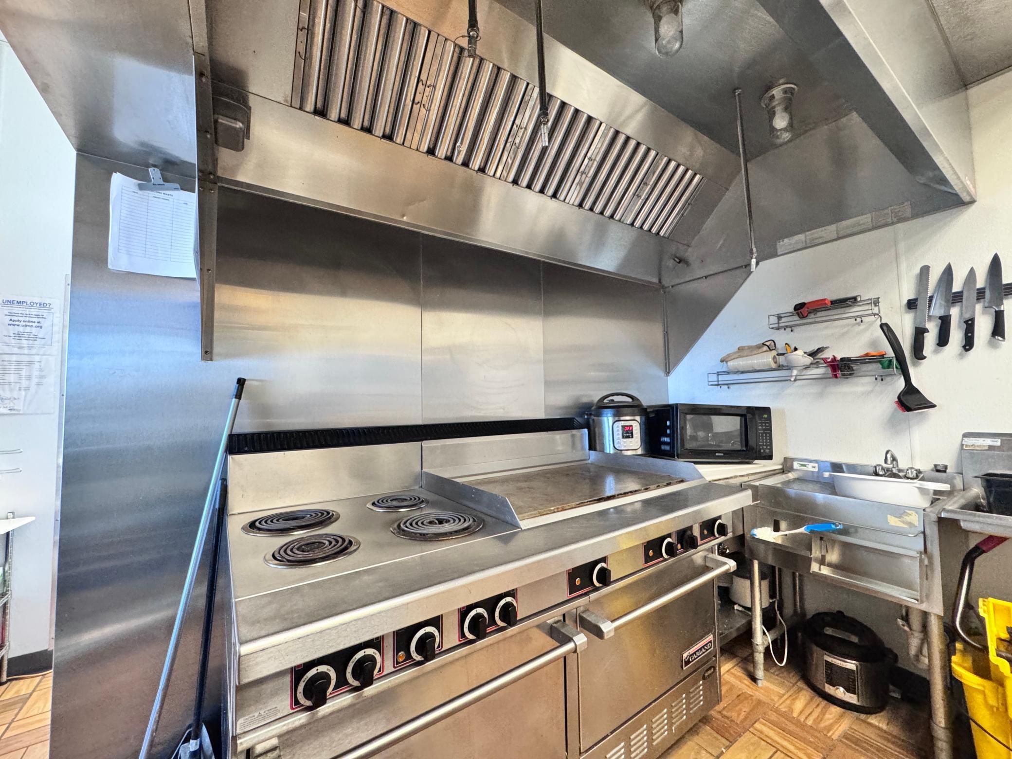 Everything you need is in place.. Hood vent and sprinkler system!