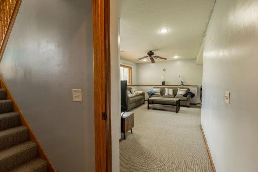 411 Maple Knoll Way NW, Saint Michael, MN 55376