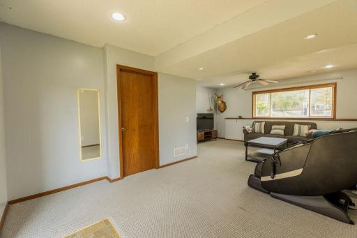 411 Maple Knoll Way NW, Saint Michael, MN 55376