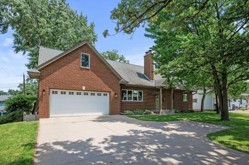 Photo for 6301 France Avenue S, Edina, MN 55410 - listing #6805652 6301 France Avenue S, Edina, MN 55410