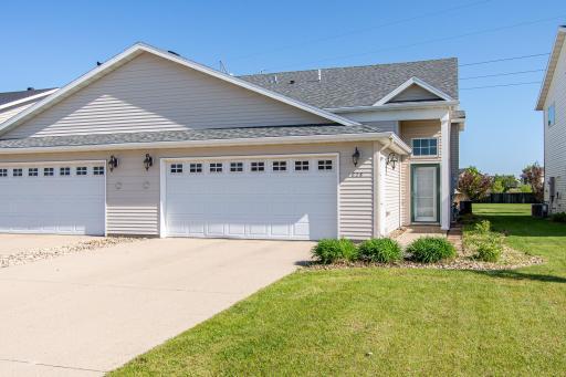 828 Cinnamon Ridge Place, West Fargo, ND 58078