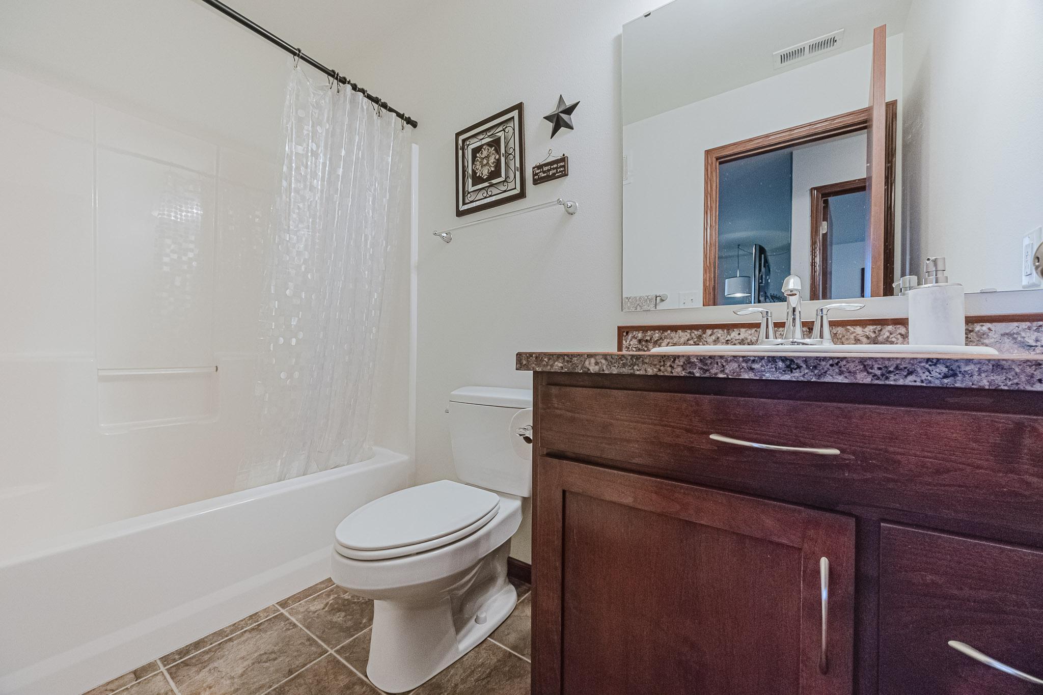4703 35th Ave S, Fargo, ND-9.jpg