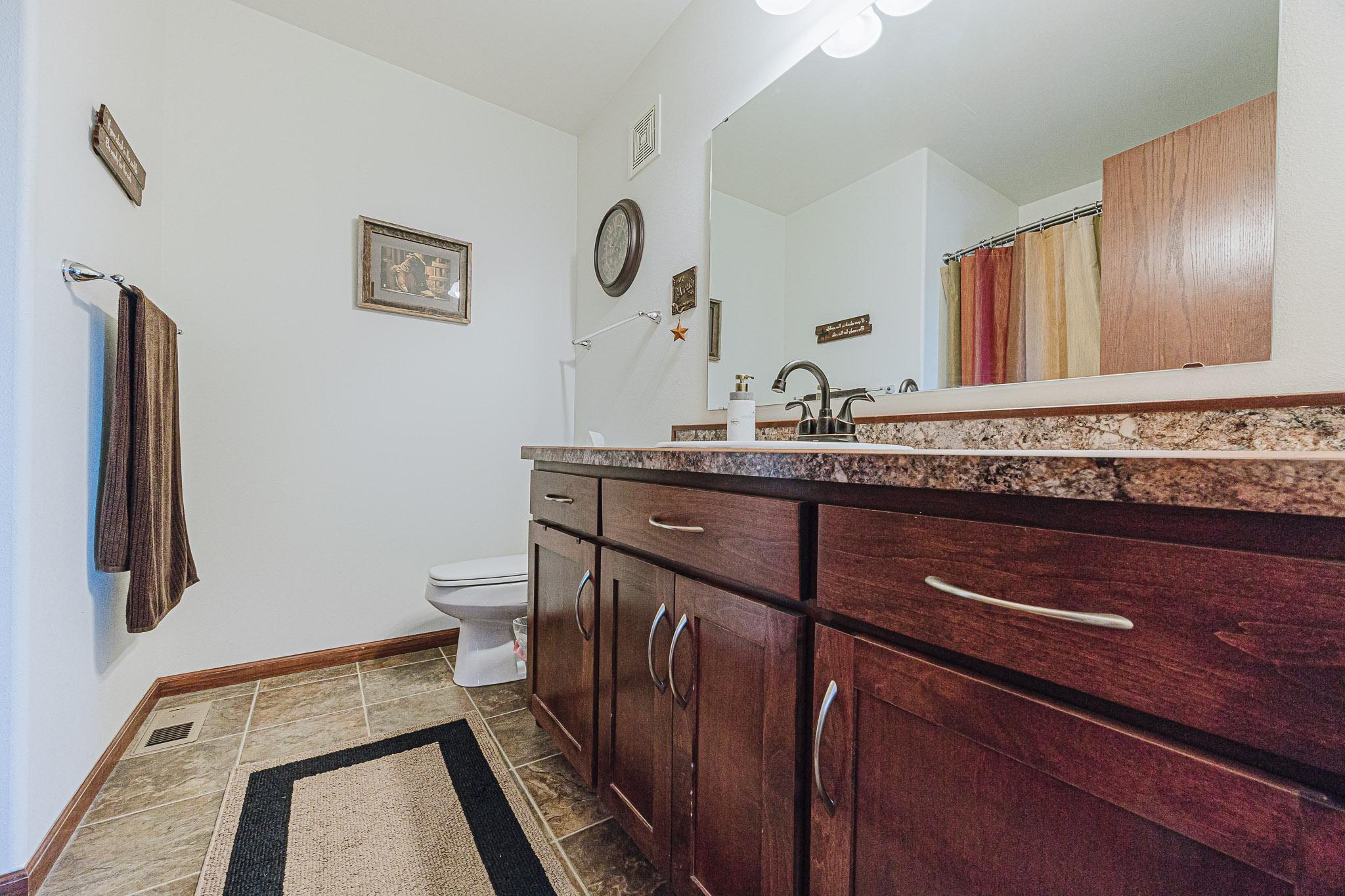 4703 35th Ave S, Fargo, ND-14.jpg
