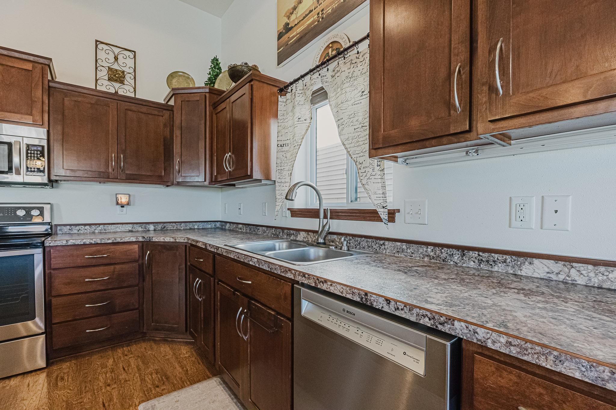 4703 35th Ave S, Fargo, ND-24.jpg