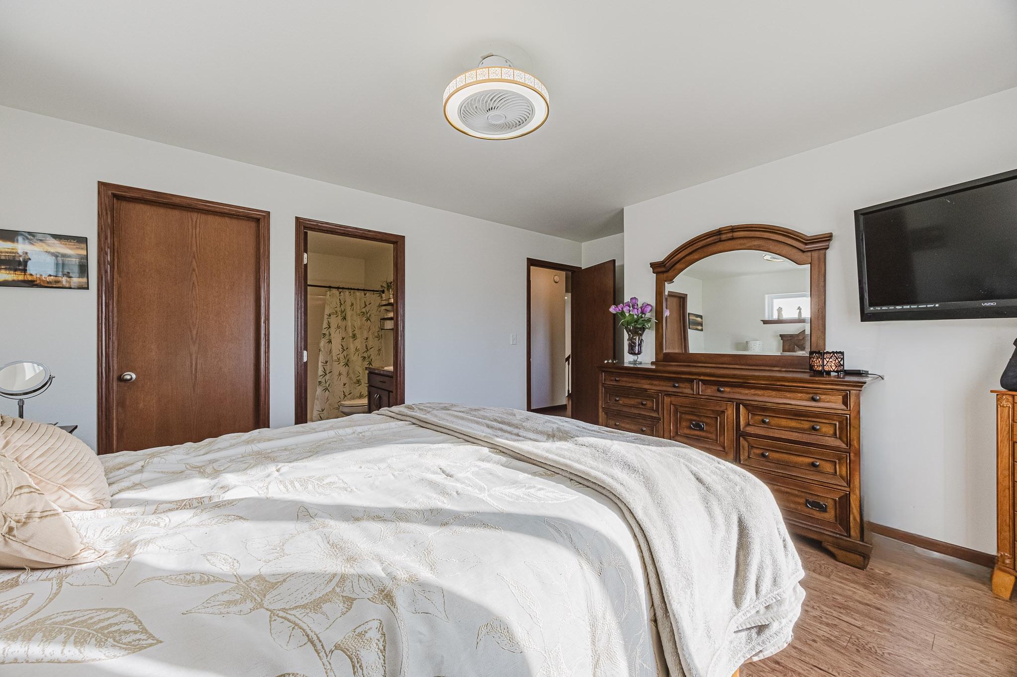 4703 35th Ave S, Fargo, ND-18.jpg