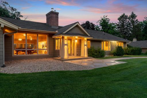 4 W Shore Road, Saint Paul, MN 55127