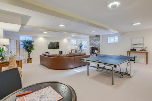4 W Shore Road, Saint Paul, MN 55127