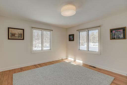 4 W Shore Road, Saint Paul, MN 55127