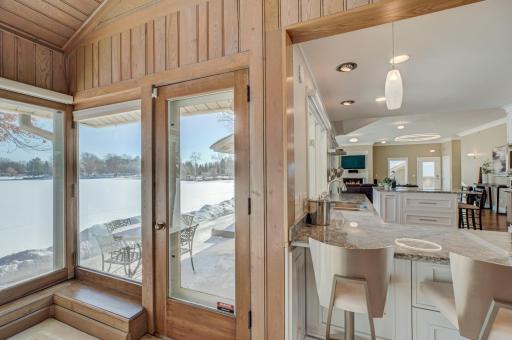 4 W Shore Road, Saint Paul, MN 55127
