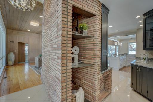 4 W Shore Road, Saint Paul, MN 55127