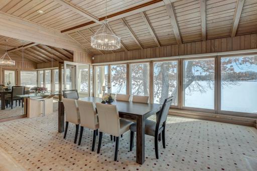 4 W Shore Road, Saint Paul, MN 55127