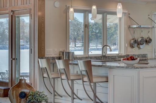 4 W Shore Road, Saint Paul, MN 55127