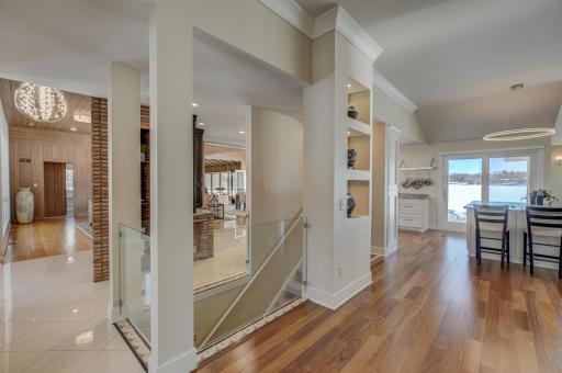 4 W Shore Road, Saint Paul, MN 55127