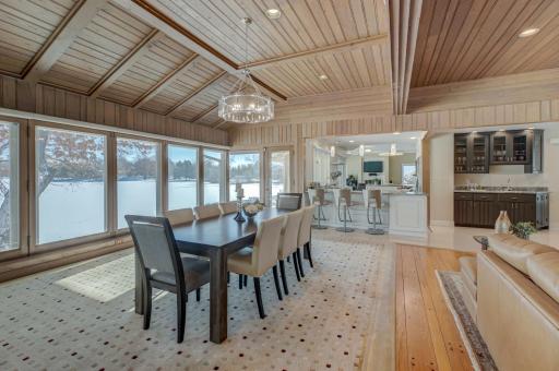 4 W Shore Road, Saint Paul, MN 55127