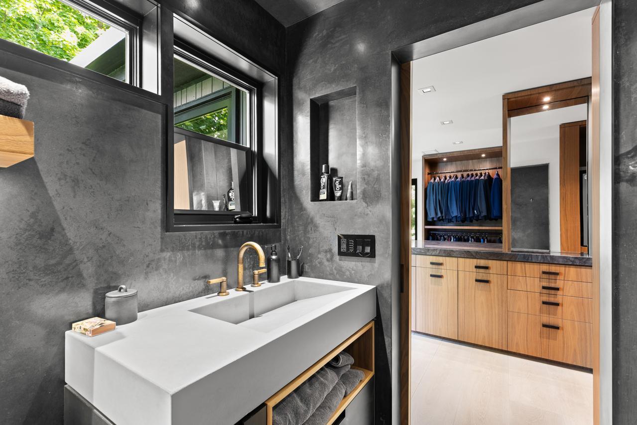 2nd Primary Bathroom