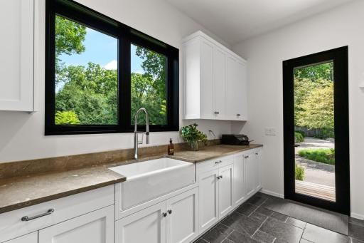 2657 Woodbridge Road, Wayzata, MN 55391
