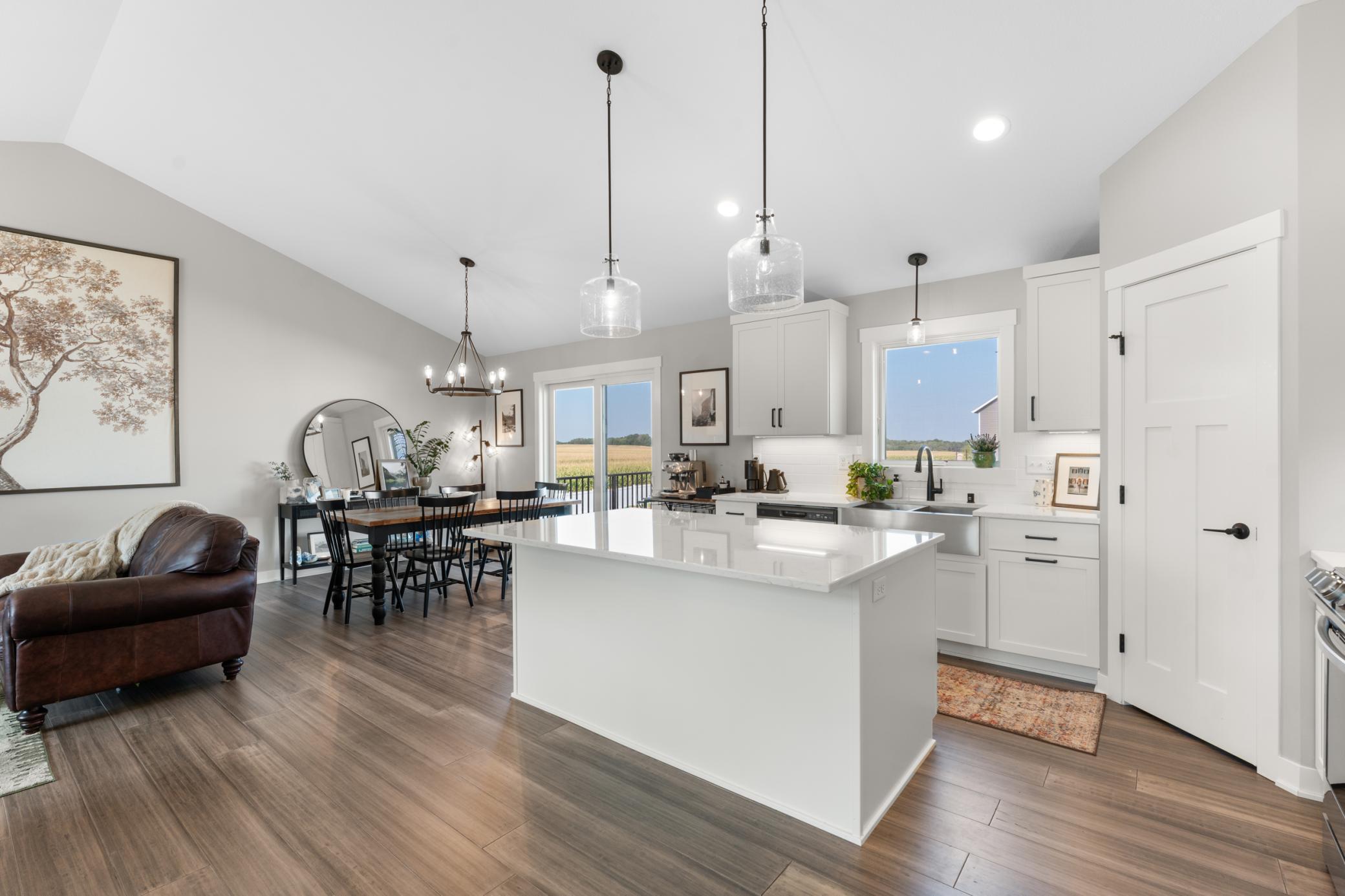 Main Level: Kitchen/Dining