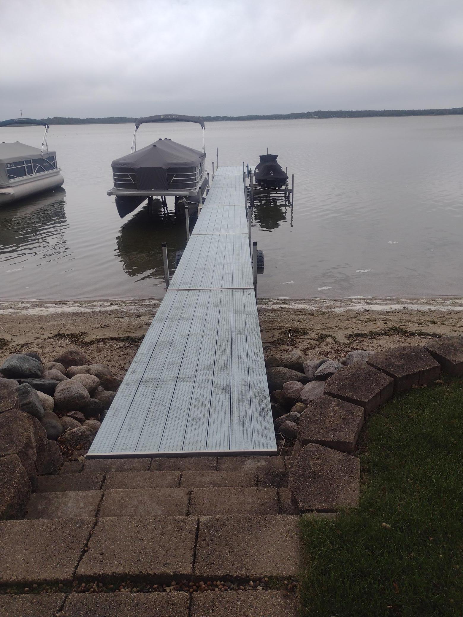 Level lake access/shoreline
