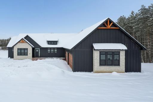 1198 60th St, Hudson, WI 54016