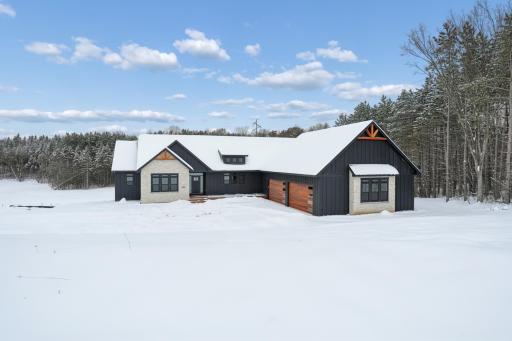 1198 60th St, Hudson, WI 54016
