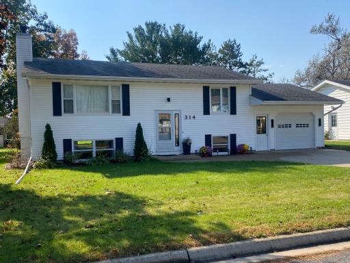 314 7th Street SW, Eyota, MN 55934