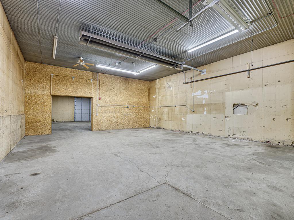 13 - Interior.jpg
