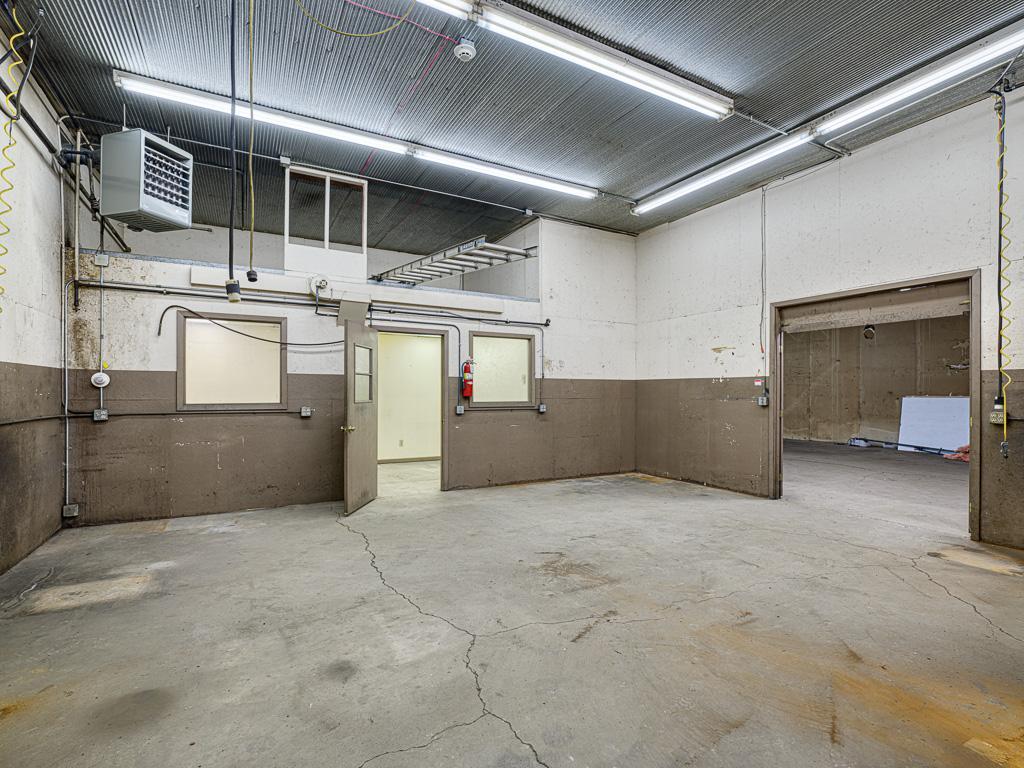 11 - Interior.jpg