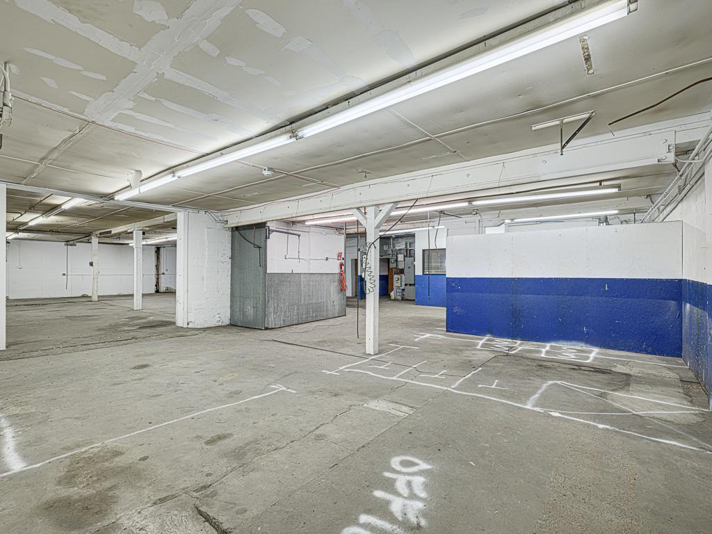 8 - Interior.jpg