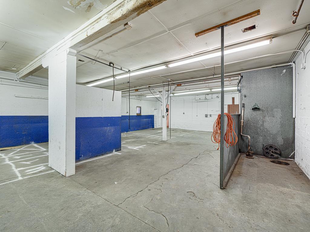 7 - Interior.jpg